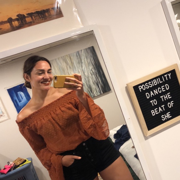 Meet your Posher, Hannah - Picture 1 of 1